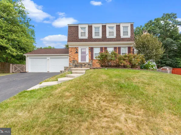 651 Eric Ct, Herndon, VA 20170
