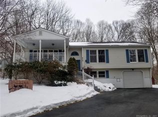 939 Old Colchester Rd, Oakdale, CT 06370