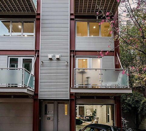 2nd image of 3450 Cahuenga Blvd W #605