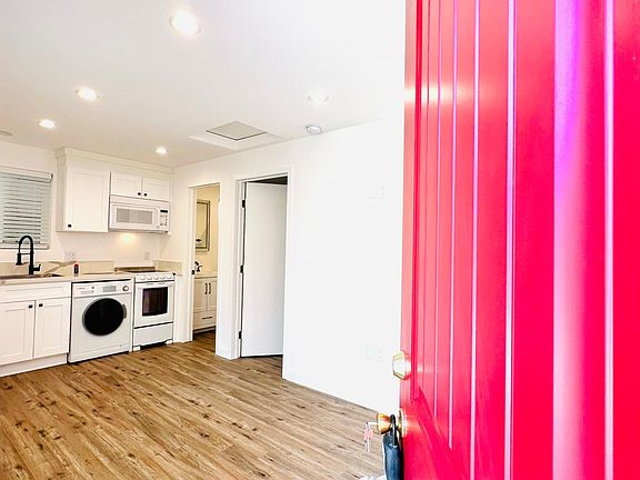 3rd image of 332 W California Ave