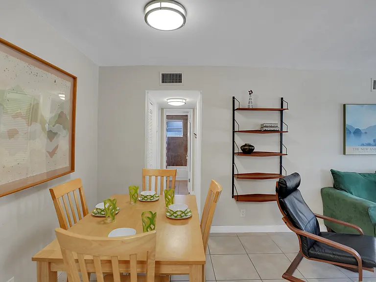 3212 NE 9th St #A104 — Photo 14