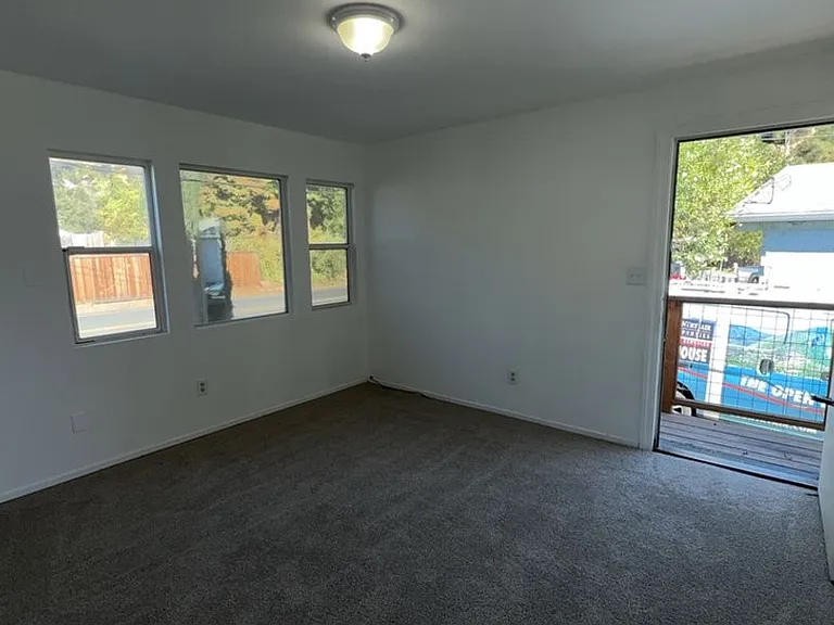 13445 Lakeshore Dr — Photo 2