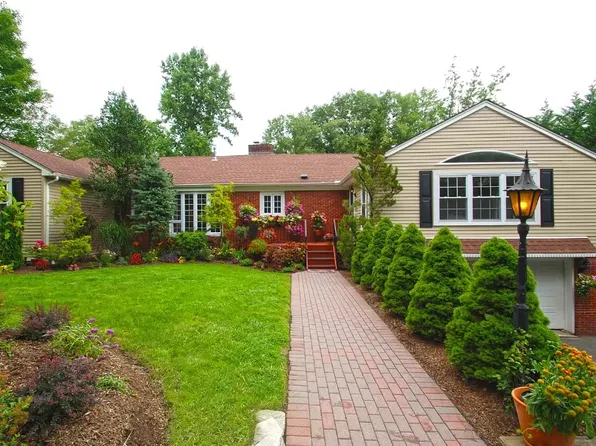 1144 High Mountain Rd, North Haledon, NJ 07508
