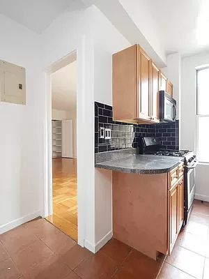 5th image of 910 W End Ave APT 12D