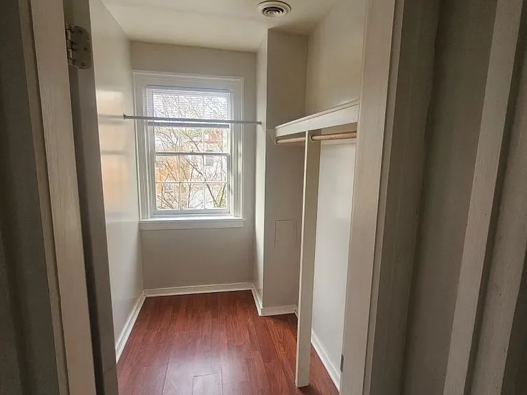 424 W Washington St #C — Photo 8