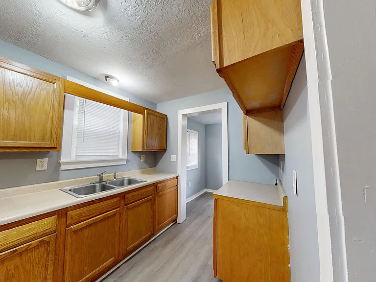 225 Atcheson Ave — Photo 6