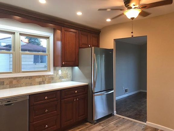 3rd image of 69 Lewiston St Floor 2