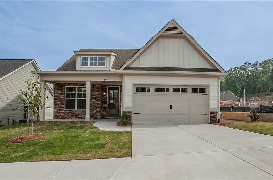 1st image of 107 Magnolia Ln