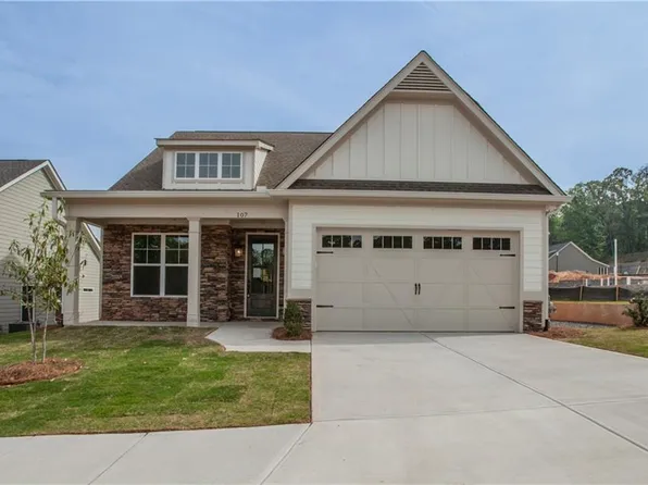 107 Magnolia Ln, Carrollton, GA 30117