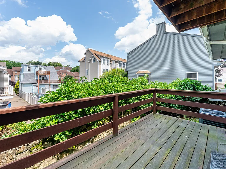 44 Pleasant St #23D — Photo 10