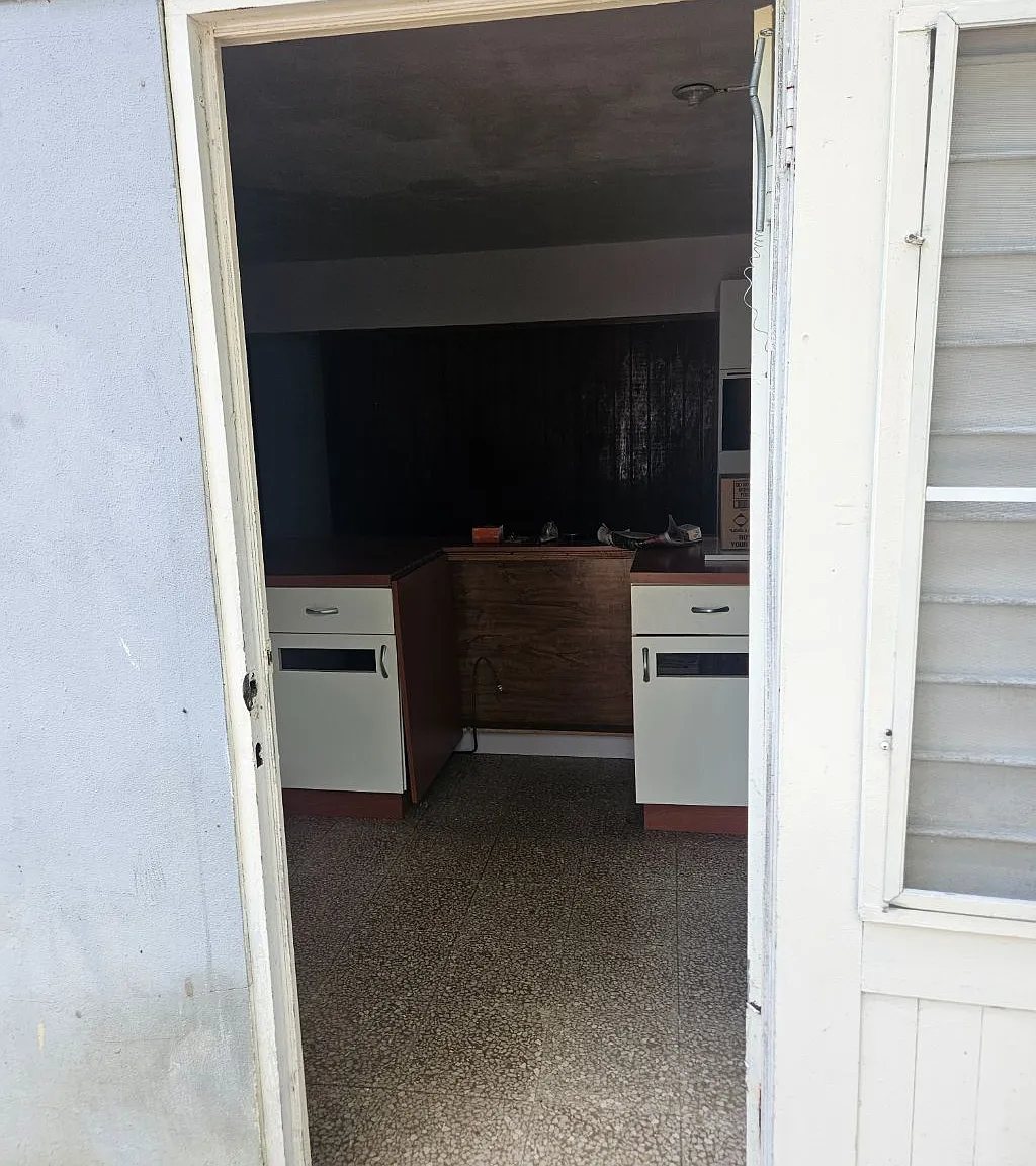 3 bed, 1.0 bath, 1365 sqft, $1,000 — Photo 1