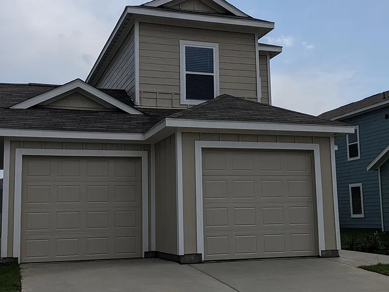 1508 Silver Oak Ln — Photo 1