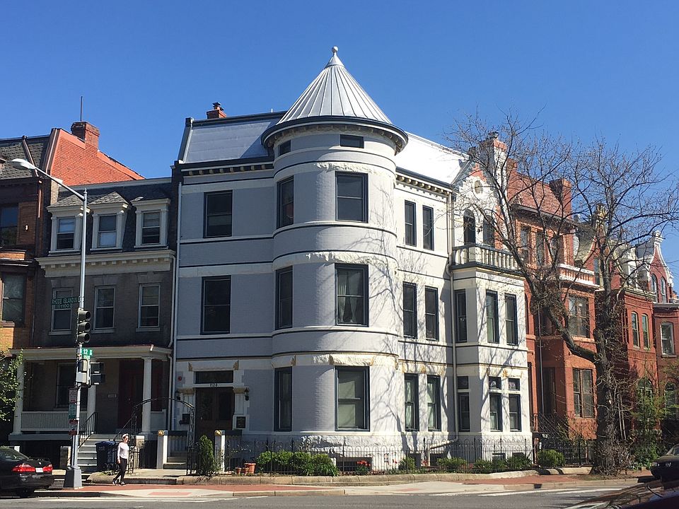 Historic rowhouse renovated in 1892