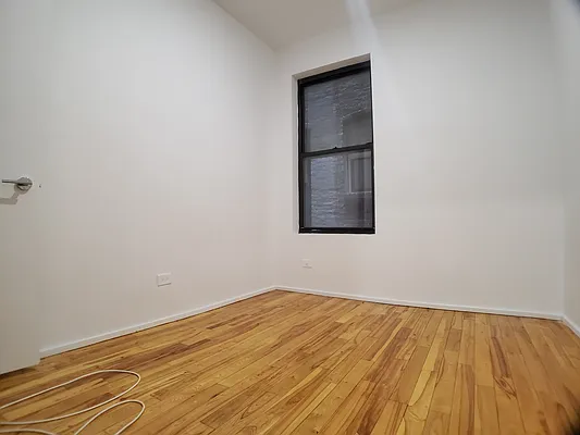 Rented by Keller Williams NYC | media 28