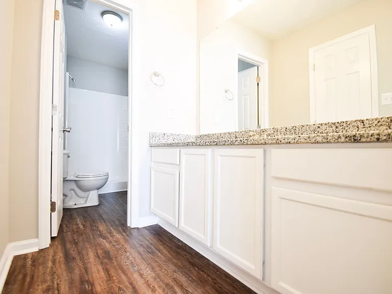 411 Northwoods Dr — Photo 15