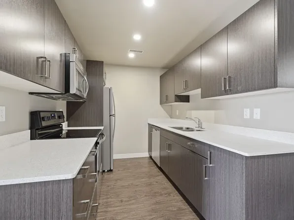 221 A Lake St #A203, Red Deer County, AB T4E 1B9