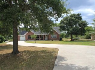 525 24th St, Hempstead, TX 77445