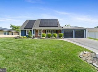 31 Gallaway Ln, Willingboro, NJ 08046