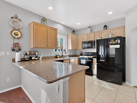 2nd image of 32 Sunset Canyon Ln