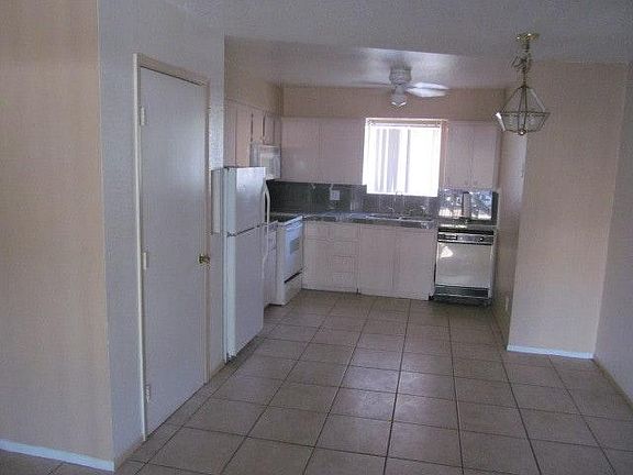 3rd image of 465 W Ivyglen St #17