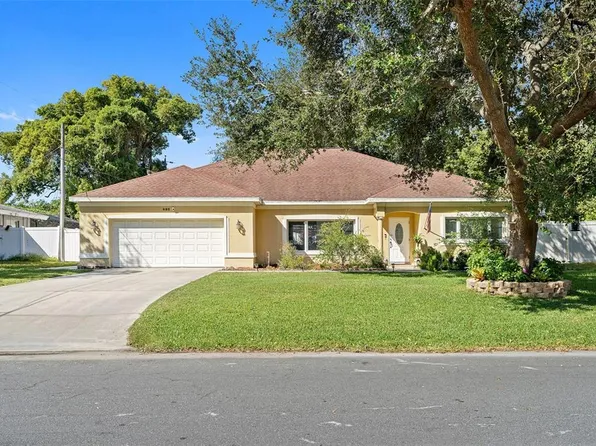 490 Woodland Dr, Largo, FL 33771