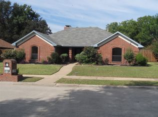 802 Ramblewood Dr, Lewisville, TX 75067