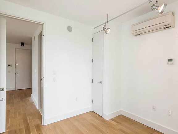 5th image of 74 Maujer St #1V