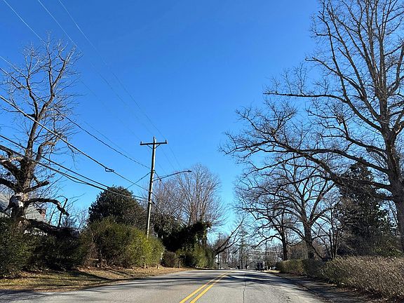 4th image of 205 Hawthorne Rd
