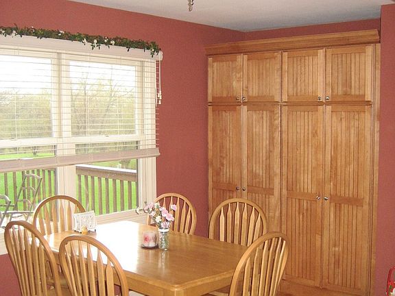 Large eat in area with custom pantry