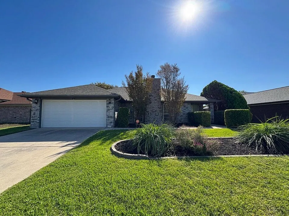 4910 Velma Dr
