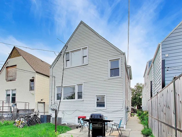 2206 N Kostner Ave #B — Photo 20