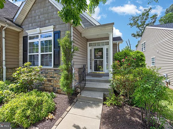 2nd image of 4372 Sweetbriar Dr
