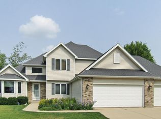 2000 Century Hills Dr NE, Rochester, MN 55906