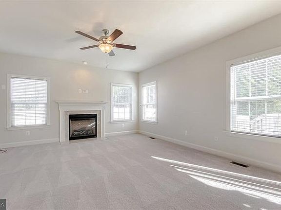 5th image of 40010 Grandview St