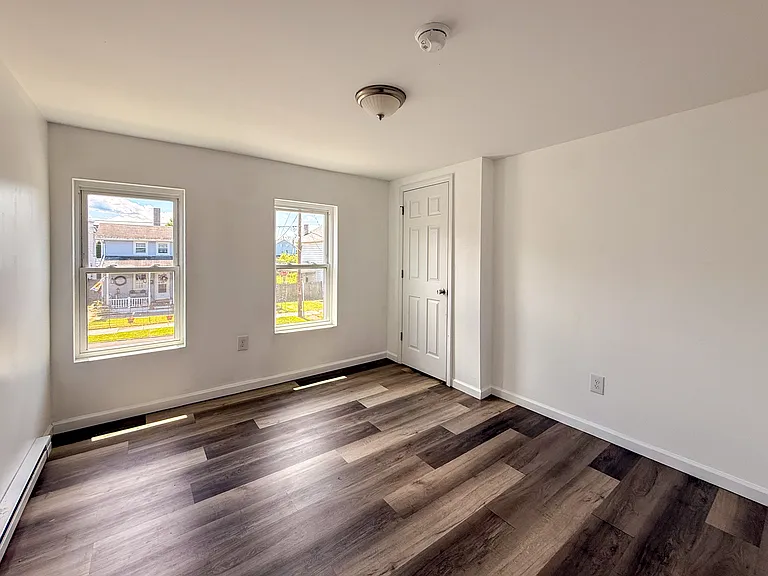 305 Willow St — Photo 7