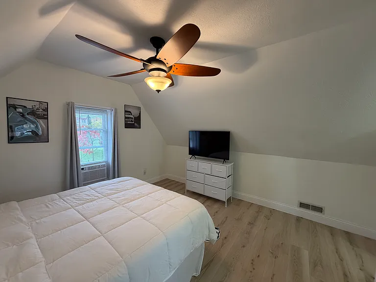 141 N Milton St — Photo 12