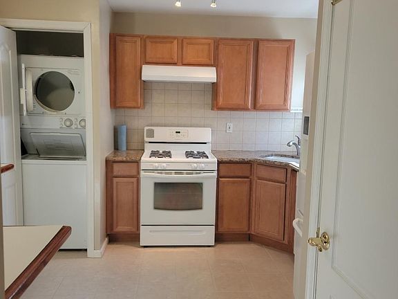 4th image of 12 Cornelia St