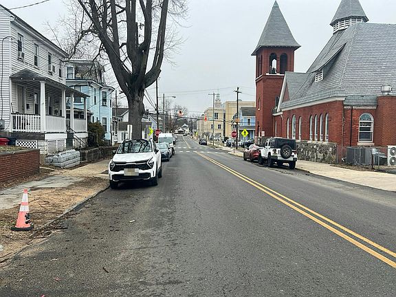 5th image of 84 Fayette St