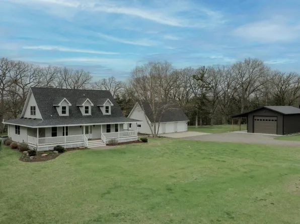 34880 Linden Ave, Lindstrom, MN 55045