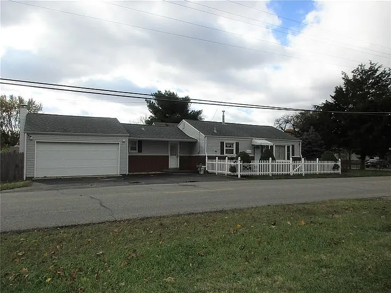 2811 McKinley Ave — Photo 1