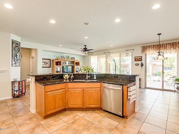 4th image of 26498 W Yukon Dr