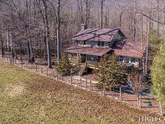 2nd image of 300 Mission Oaks Dr