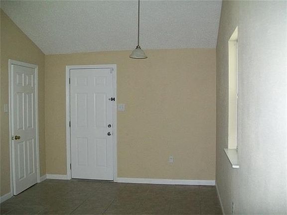 3rd image of 46 Davenport St
