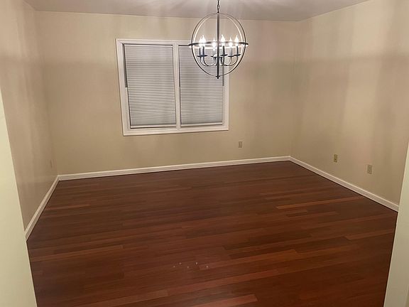 3rd image of 25 Montgomery Ave Floor 2