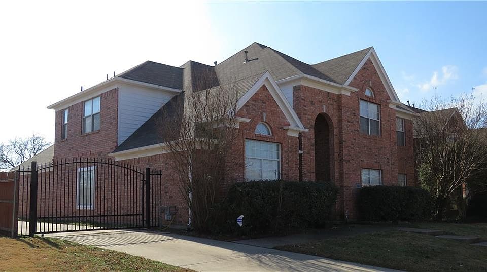 2nd image of 1320 Yellowstone Ln