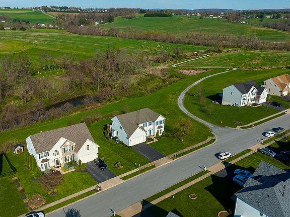 2nd image of 1455 Karens Way