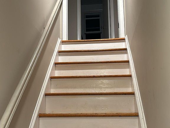 2nd image of 7 Sinnock Ct Floor 2