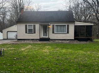 1965 Hubbard Thomas Rd, Hubbard, OH 44425