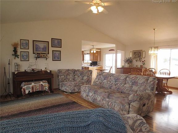 Living Room Looking to Kitchen.