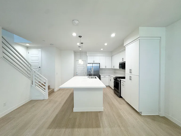 11161 Akarna Ct — Photo 9
